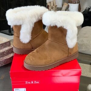 Eva & Zoe Women's Tan Ankle Boots with White Fur Trim